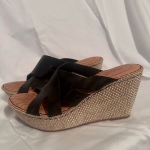 Born 4 inch Black and Natural Wedge